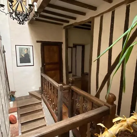 Charming 3 Bed With 2 Bath House In Medieval Village 別荘 *